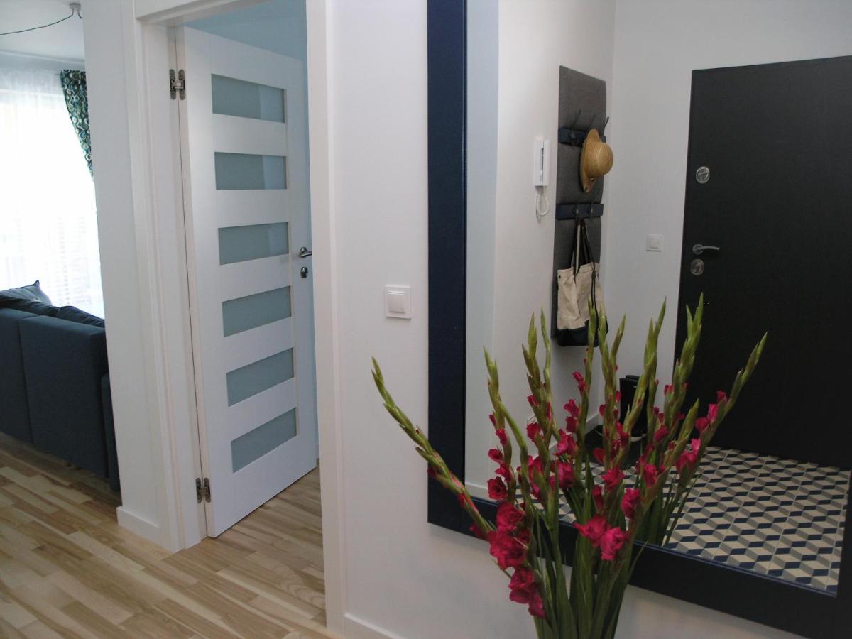 Apartament Metro Kowienska Varsovia Exterior foto